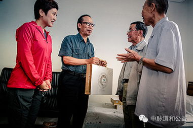 爱心传递温暖 中脉李舒燃携手杨恭如等明星探访阿拉善盟福利院